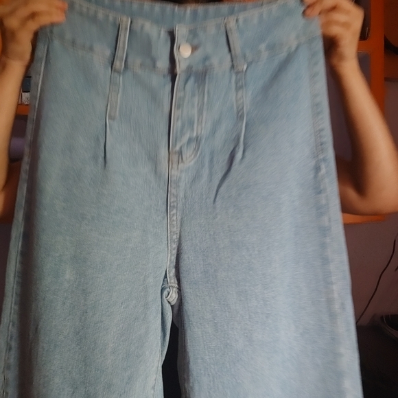 Highwait Denim wide legged jeans. size M - Picture 4 of 9
